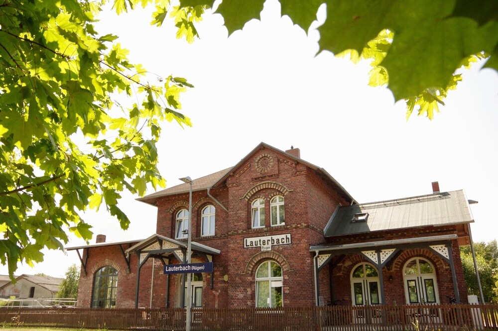 Urlaubsbahnhof Stellwerk — 4-Star Luxury Hotel in Lauterbach, Germany
