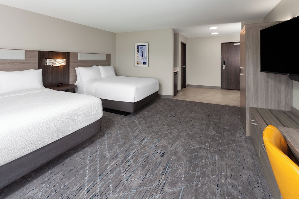 Holiday Inn Express & Suites Reedsburg Dells Area by IHG - photo 10