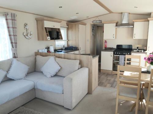 Vista Al Mar Seaview Caravan Park Whitstable — hotel in Whitstable