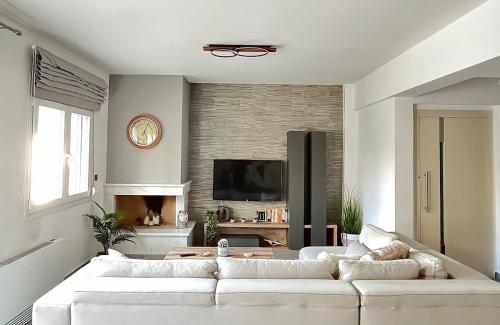 The travellers's house — 4-Star Luxury Hotel in Chalkida, Greece