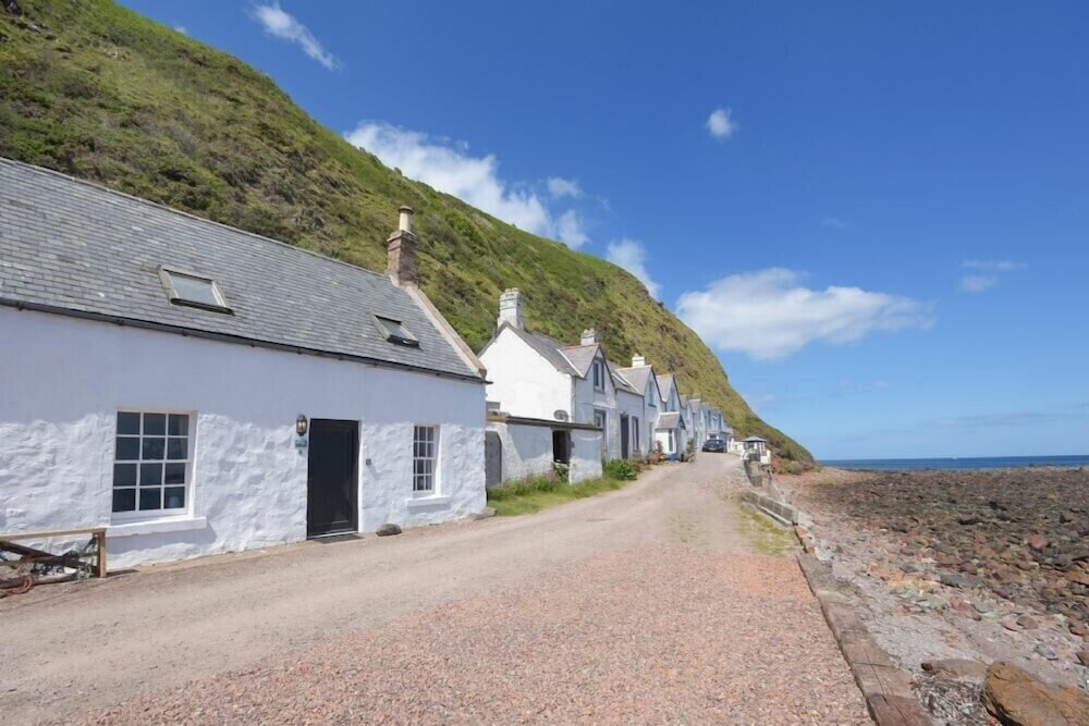 Partan Cottage — 4-Star Luxury Hotel in Eyemouth, United Kingdom