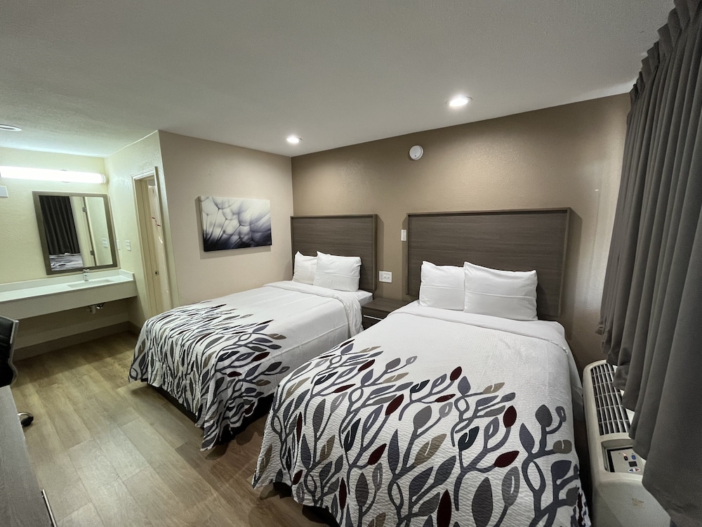Red Roof Inn Haltom City - photo 8