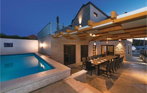 Cozy Home In Kaprije With Sauna — 5-Star Luxury Hotel in Sibenik, Croatia