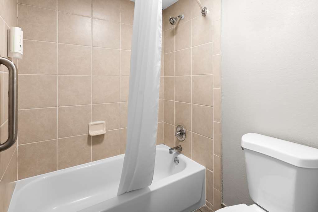 Quality Inn Nashville Opryland Area - photo 18