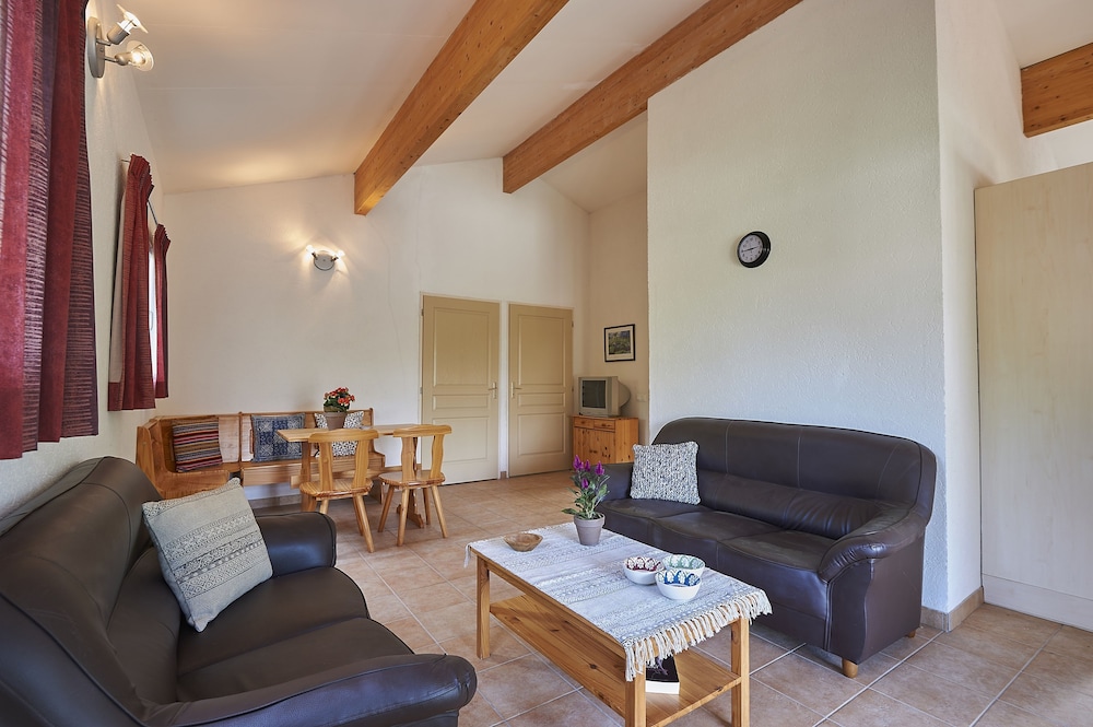 Village des Cigales — 4-Star Luxury Hotel in Puy-L'eveque, France