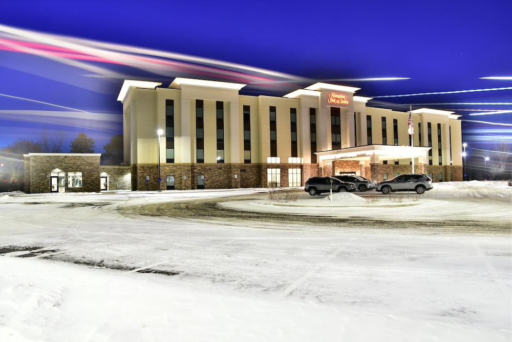 Hampton Inn & Suites Menomonie UW Stout - photo 53