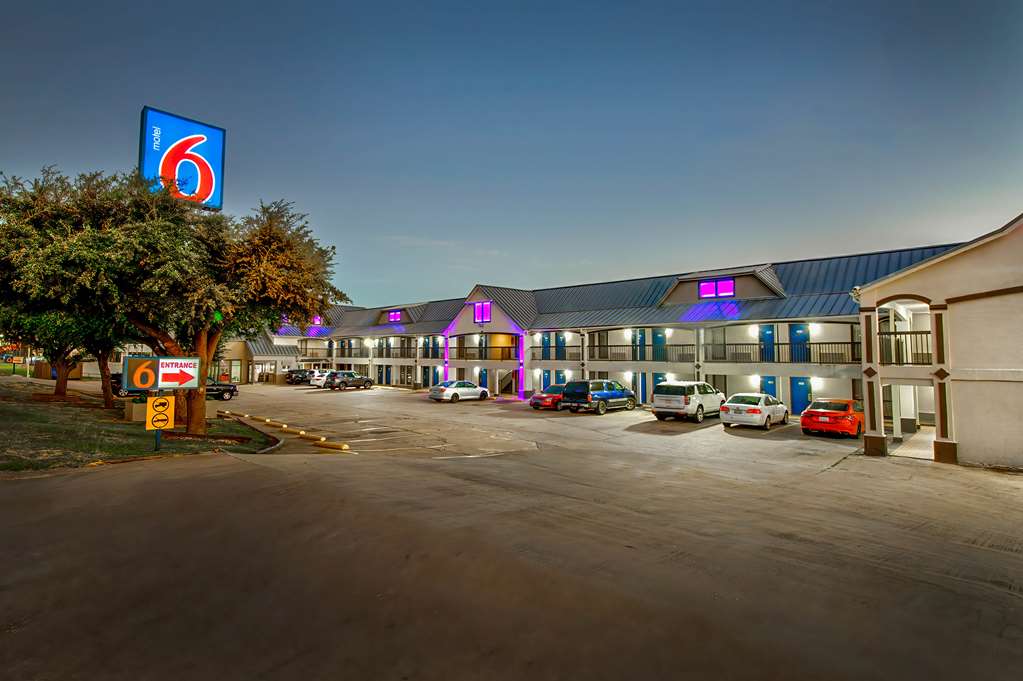 Motel 6 Fort Worth TX White Settlement - featured photo