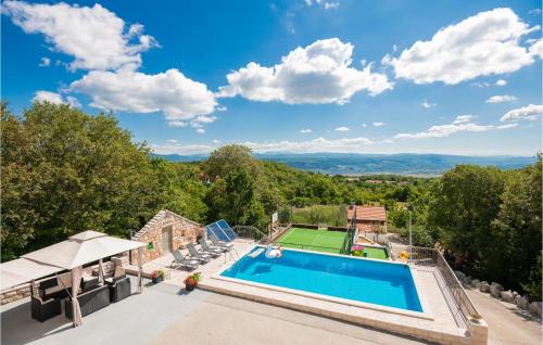 Four Bedroom Holiday Home In Lokvicici — 4-Star Luxury Hotel in Lokvicic, Croatia