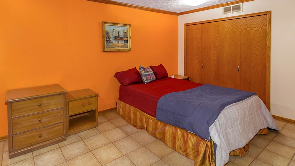 Magnuson Hotel Extended Stay Canton Ohio - photo 7