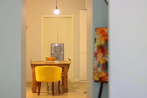 Mtatsminda Cozy Apt: Central & Comfy By Wehost