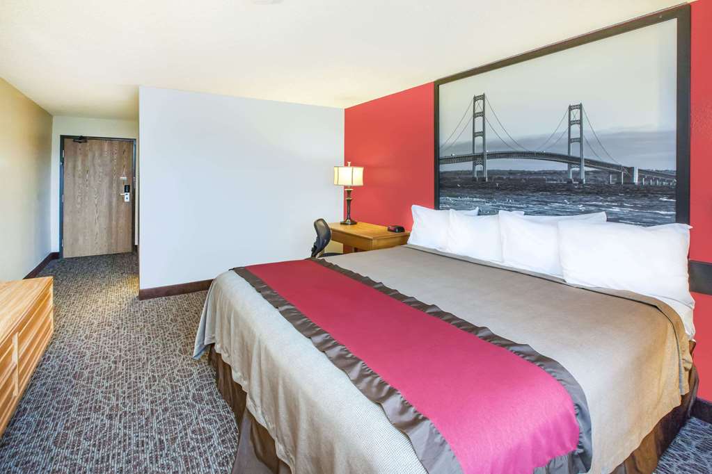 Super 8 by Wyndham West Branch - photo 11