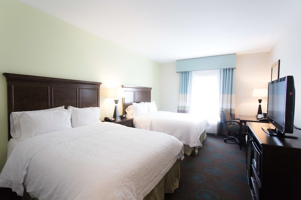 Hampton Inn & Suites Middlebury - photo 11