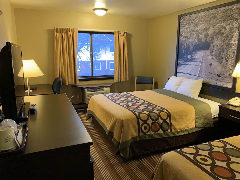 Super 8 by Wyndham Eau Claire WI - photo 3