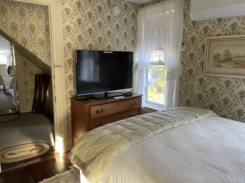 Moseley Cottage Inn & Town Motel - photo 41