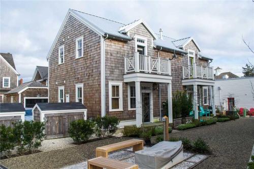 Terra Mar by Seabrook Hospitality in Huntington Beach, United States