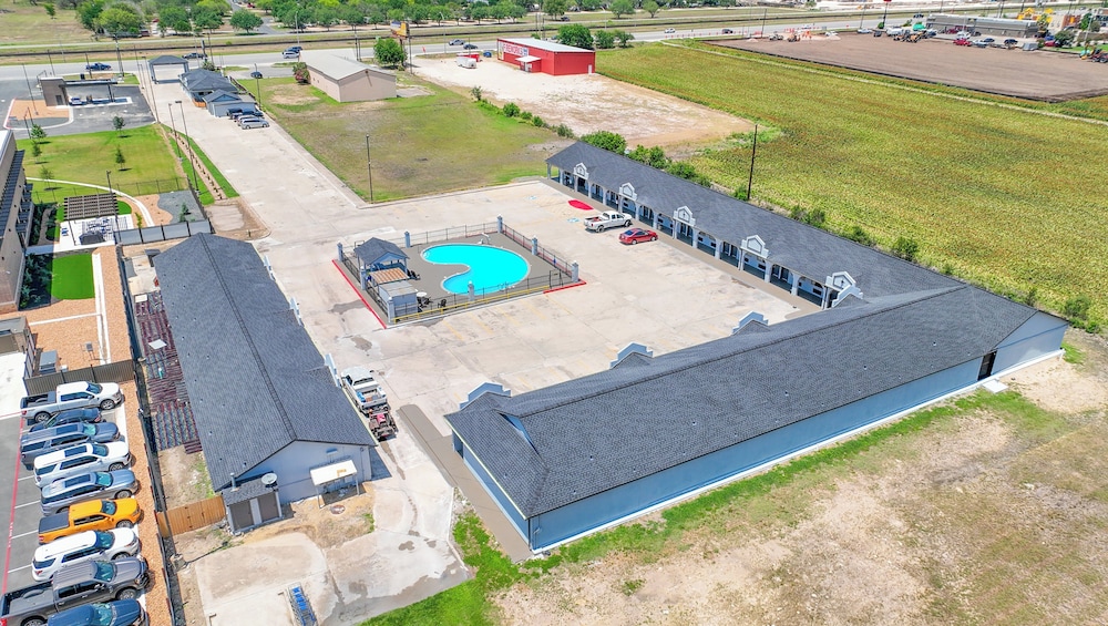 Executive Inn of Hondo - photo 28