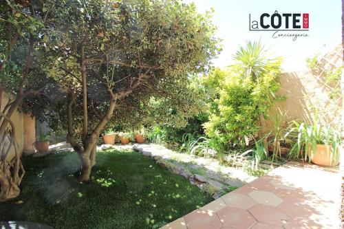 Jardin Fleuri in Sausset-Les-Pins, France