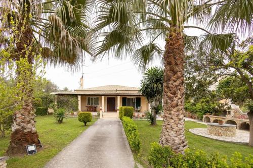 Elpida's country house — 4-Star Luxury Hotel in Lefkimmi, Greece
