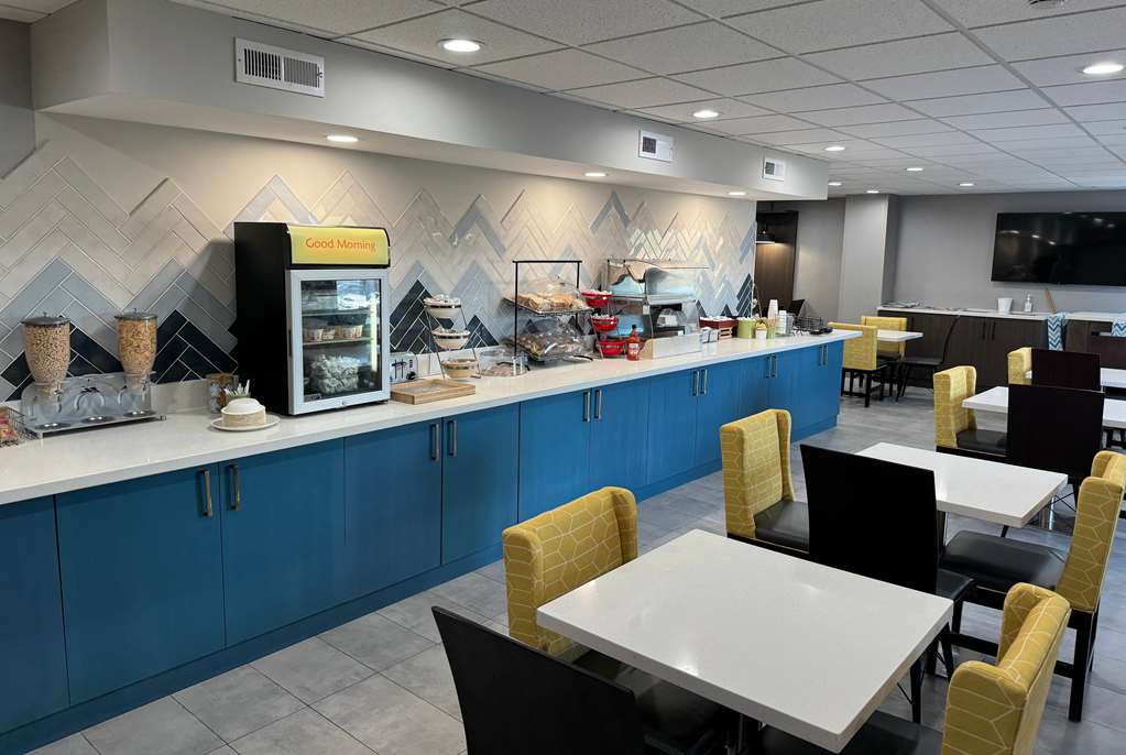 La Quinta Inn & Suites by Wyndham Lexington Park Patuxent - photo 32