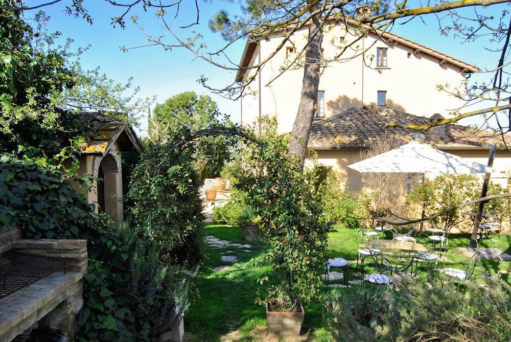 Villa Cicolina — 4-Star Luxury Hotel in Montepulciano, Italy