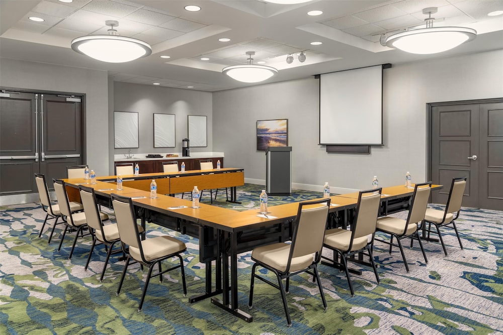 Embassy Suites by Hilton Fort Myers Estero - photo 68