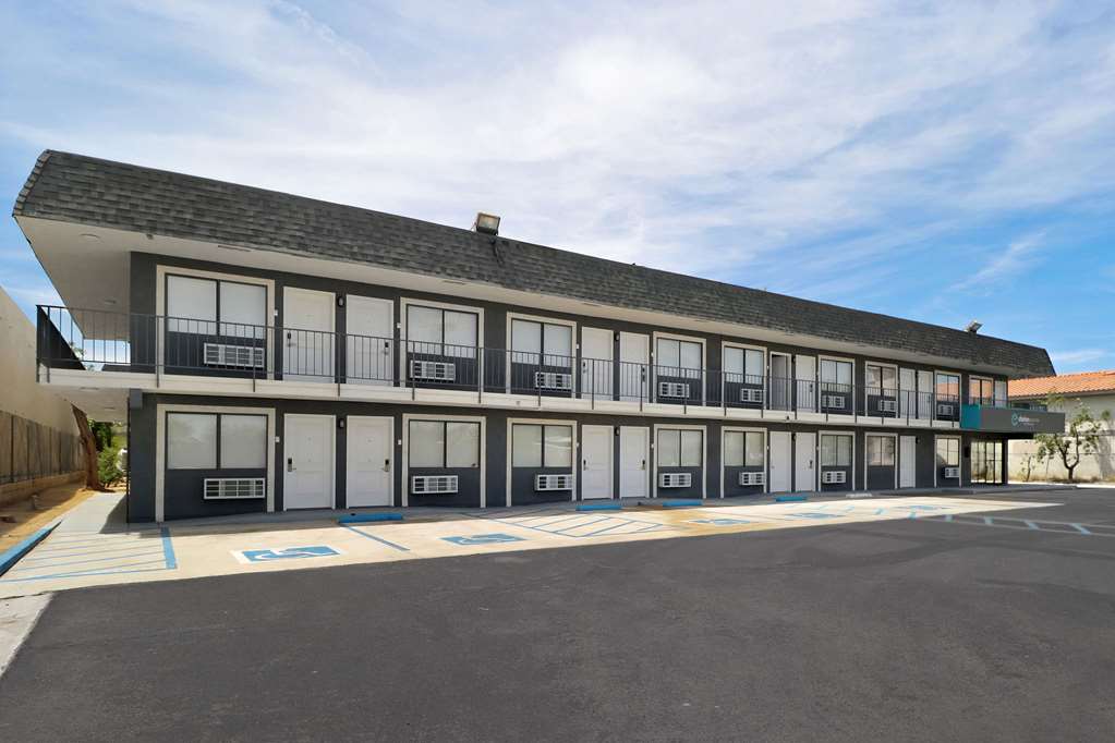 Clarion Pointe Ridgecrest near China Lake Naval Station - photo 6