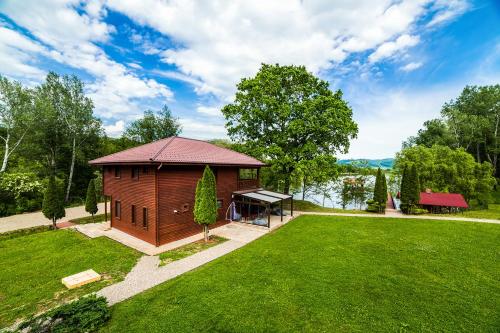 Lac Sub Soare - last minute hotel in Varbila
