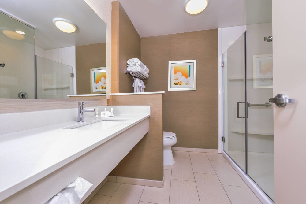 Fairfield Inn & Suites by Marriott Coralville - photo 13