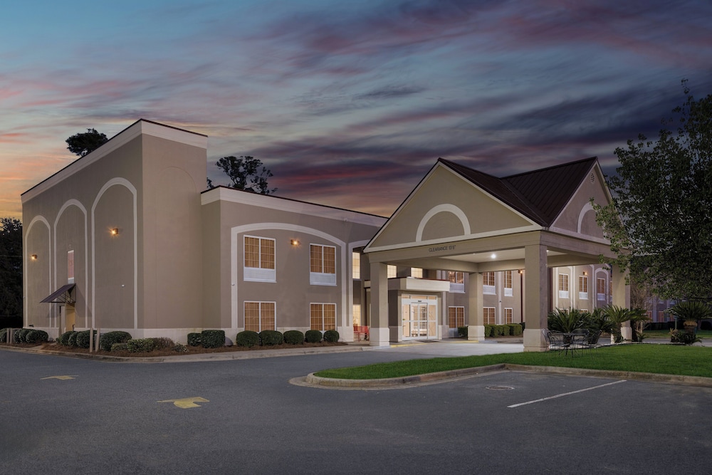 Red Roof Inn & Suites Albany GA - photo 34