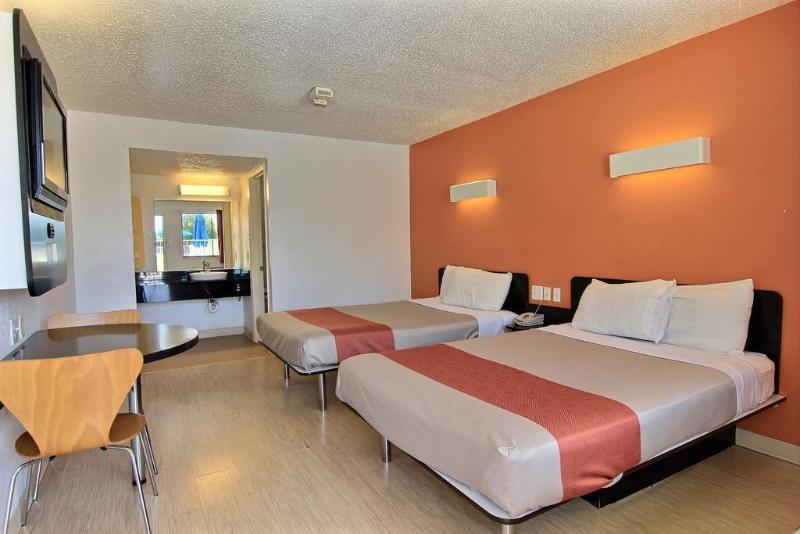 Motel 6 Austin Tx North Central - photo 7