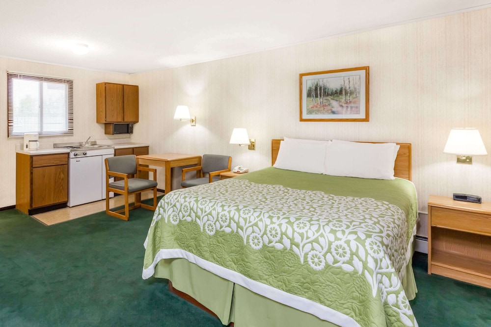 Days Inn by Wyndham Alpena - photo 12
