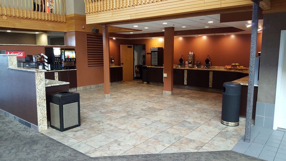C'mon Inn Fargo - photo 22
