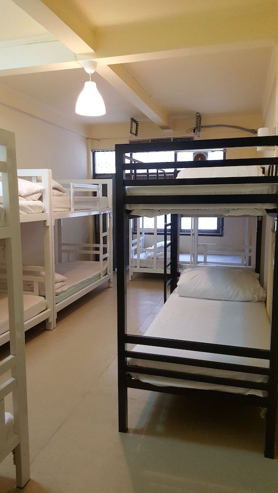 Naret Coliving Hostel Adults Only