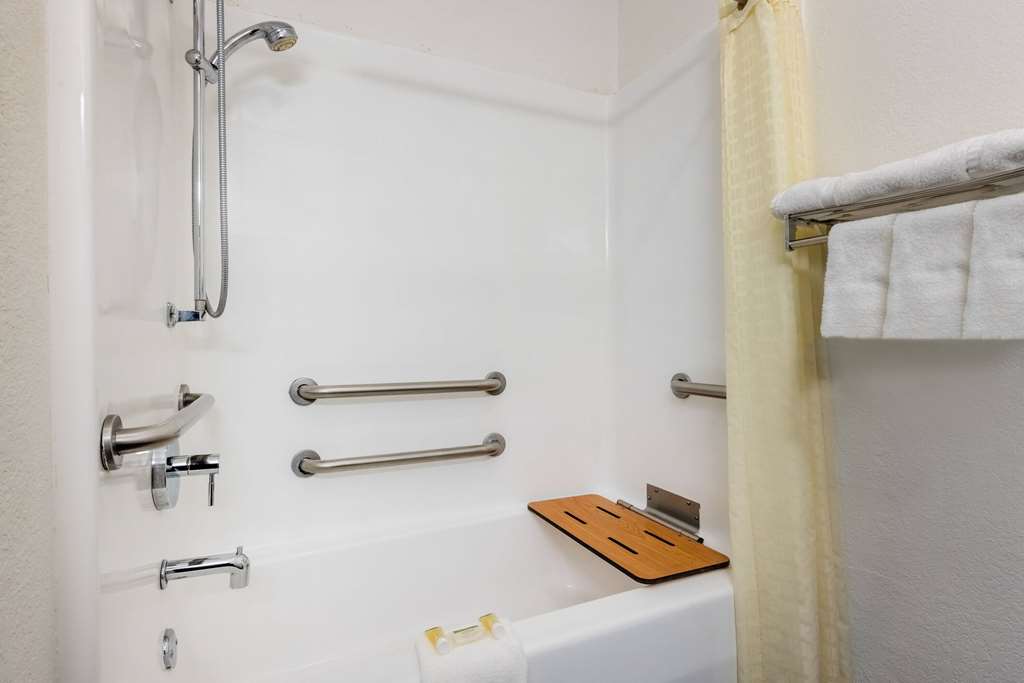 Super 8 by Wyndham De Soto - photo 22
