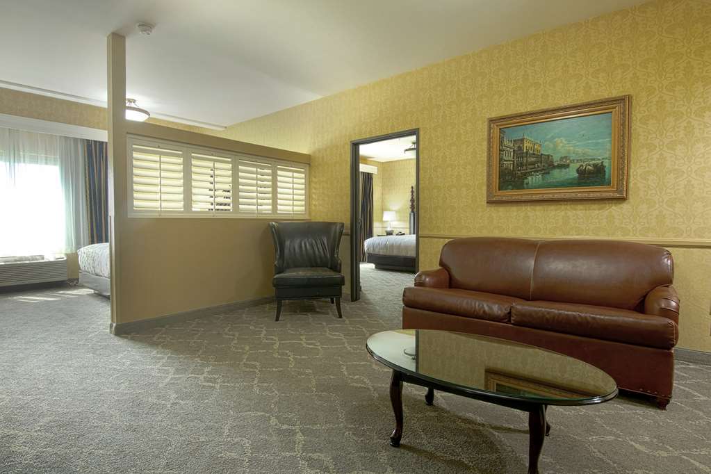 Azure Hotel & Suites Trademark Collection by Wyndham - photo 25