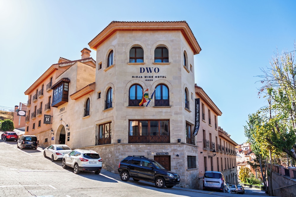 Ciudad De Cenicero — 4-Star Luxury Hotel in Cenicero, Spain