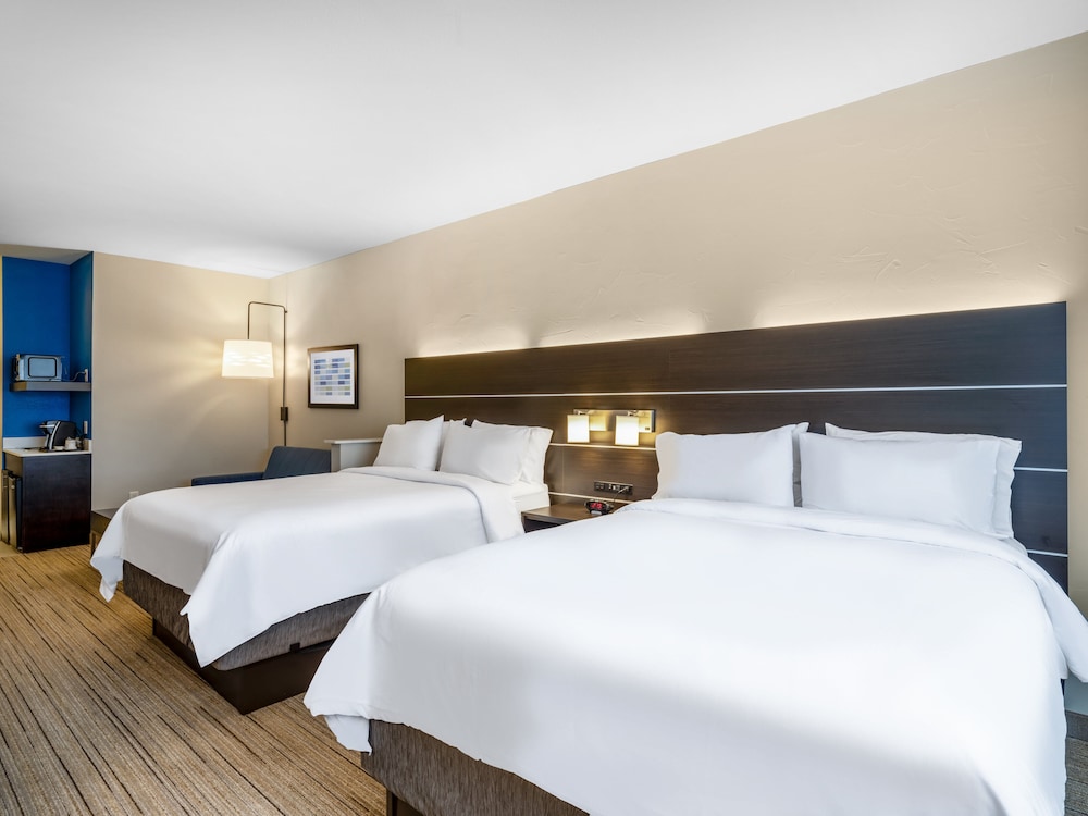 Holiday Inn Express Hotel & Suites Beaumont Nw By Ihg - photo 8
