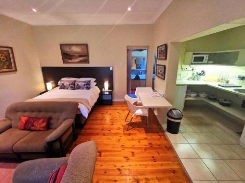 Cozy Manor Guestrooms — 4-Star Luxury Hotel in Centurion, South Africa