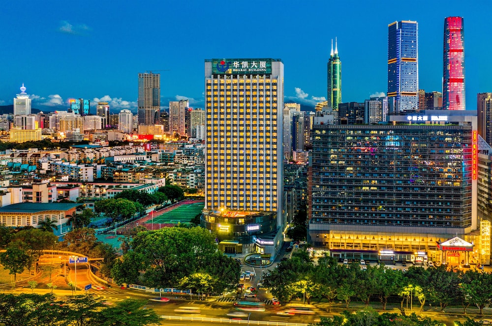 Starlit sky Hotel Shenzhen Luohu Baoneng Center Branch — 4-Star Luxury Hotel in Shenzhen, People's Republic of China