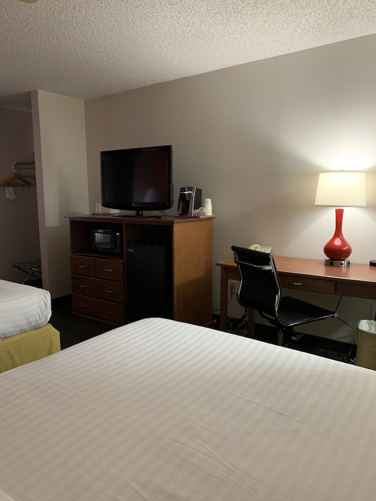 Ramada by Wyndham Santa Fe - photo 9