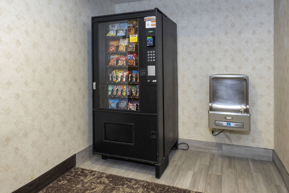Red Roof Inn Clifton Park - photo 41