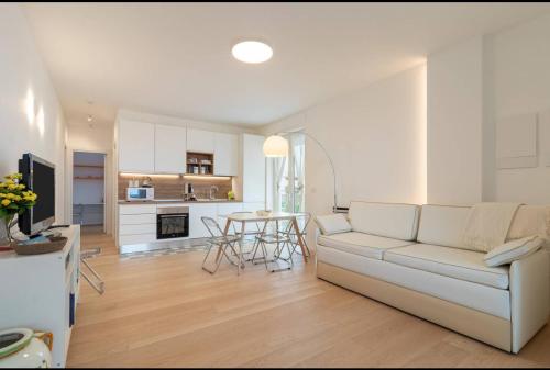 Suite house Palazzo La Fenicia — 4-Star Luxury Hotel in Giovinazzo, Italy