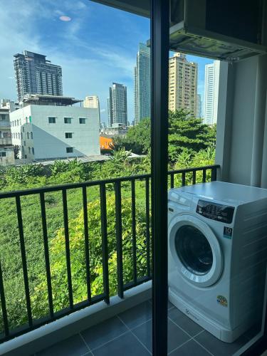 Brand New Condo Near Icon Siam