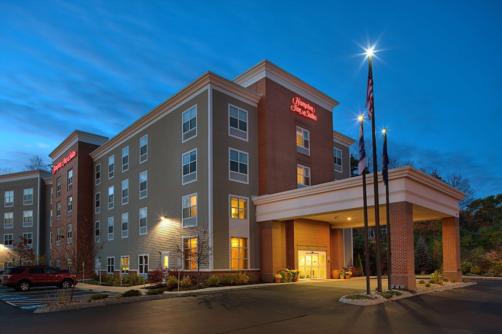 Hampton Inn & Suites Exeter - featured photo