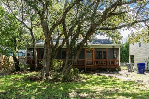 Beach Happy by Oak Island Accommodations - photo 23
