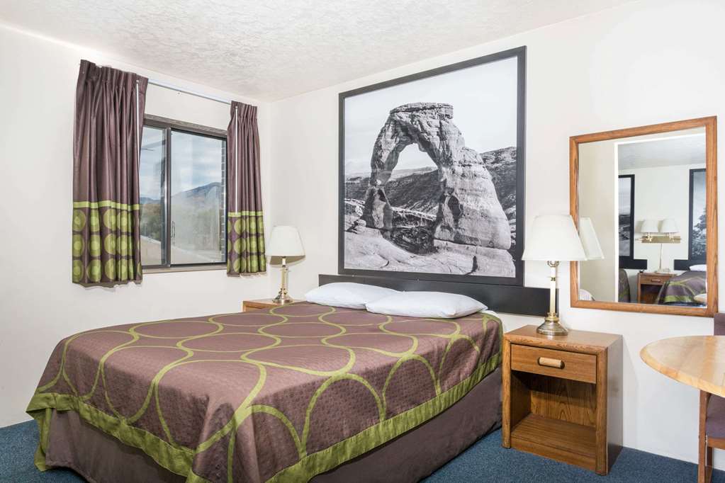 Super 8 by Wyndham Logan - photo 7