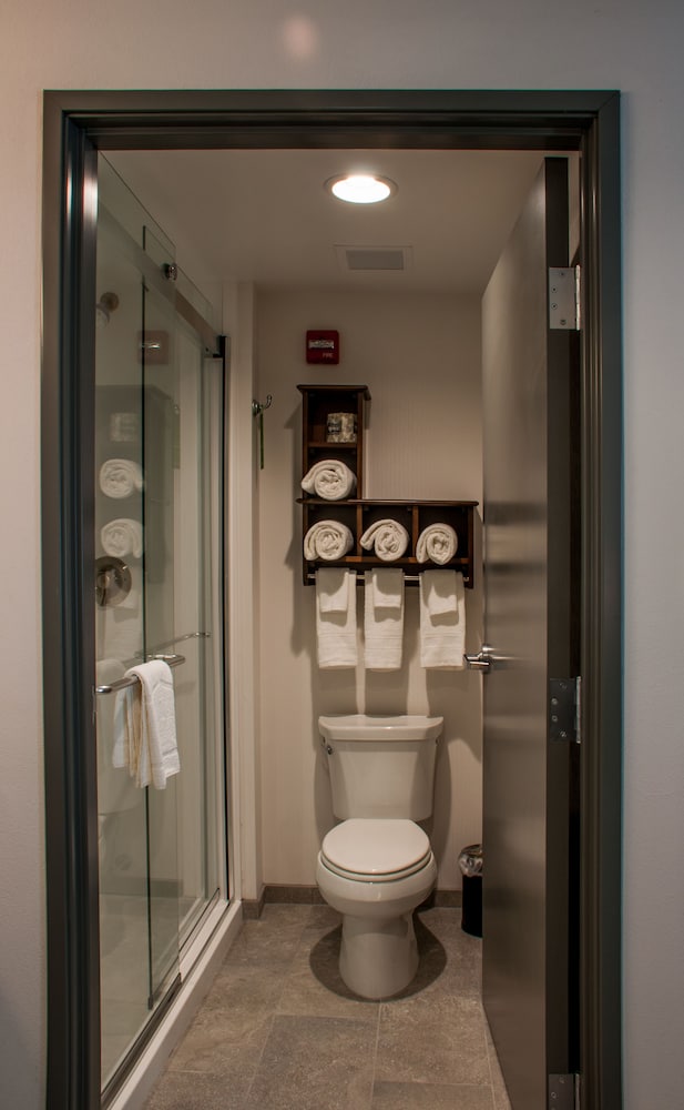 Hampton Inn & Suites Mishawaka South Bend at Heritage Square - photo 34