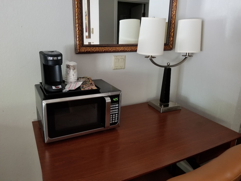 The University Inn - photo 18