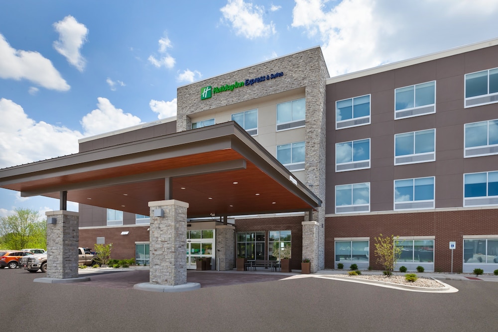 Holiday Inn Express & Suites Grand Rapids Airport South by IHG - featured photo