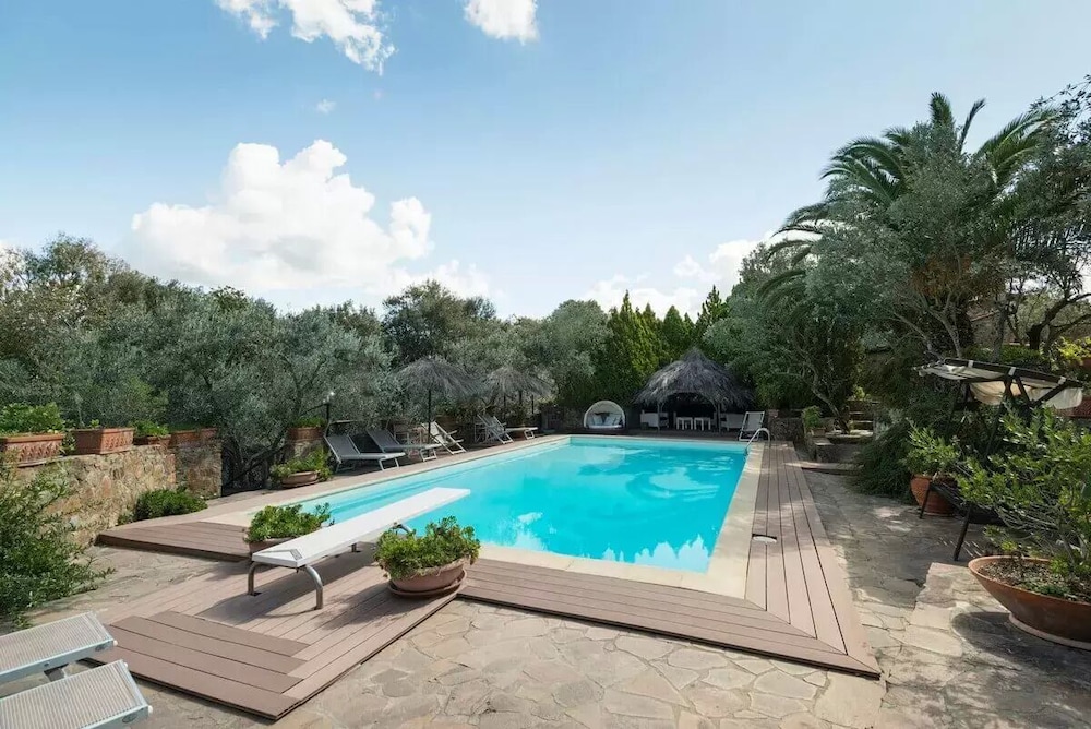 Casa Conti di Sotto — 4-Star Luxury Hotel in Gavorrano, Italy